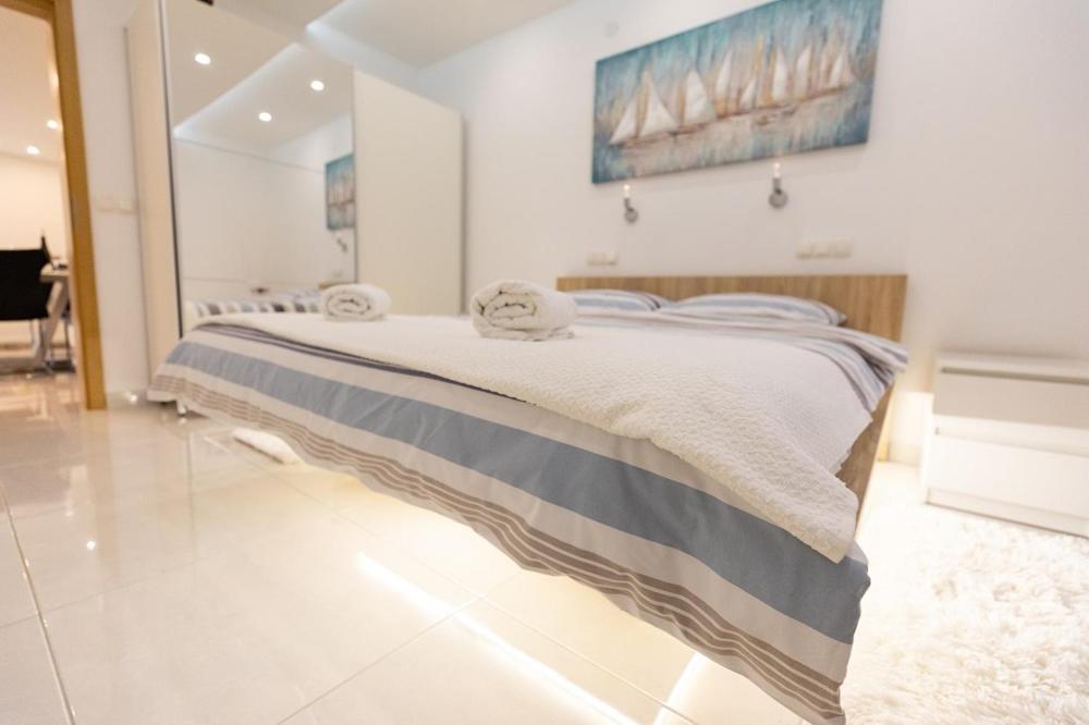 Luxury Apartment Aria Трогир Екстериор снимка