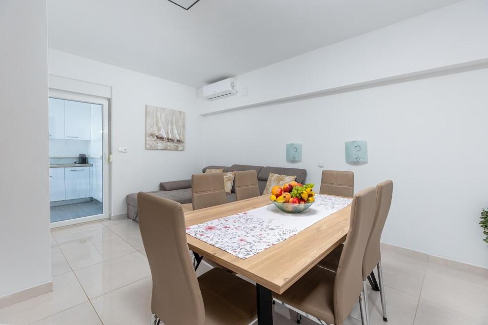Luxury Apartment Aria Трогир Екстериор снимка