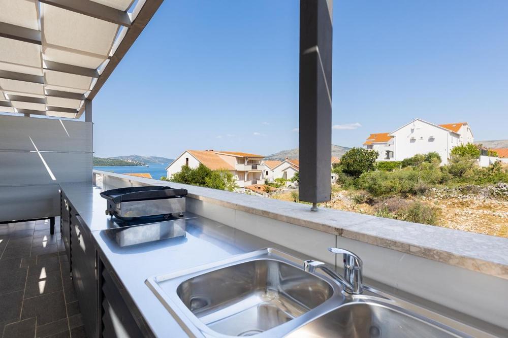 Luxury Apartment Aria Трогир Екстериор снимка