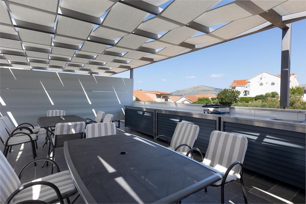 Luxury Apartment Aria Трогир Екстериор снимка