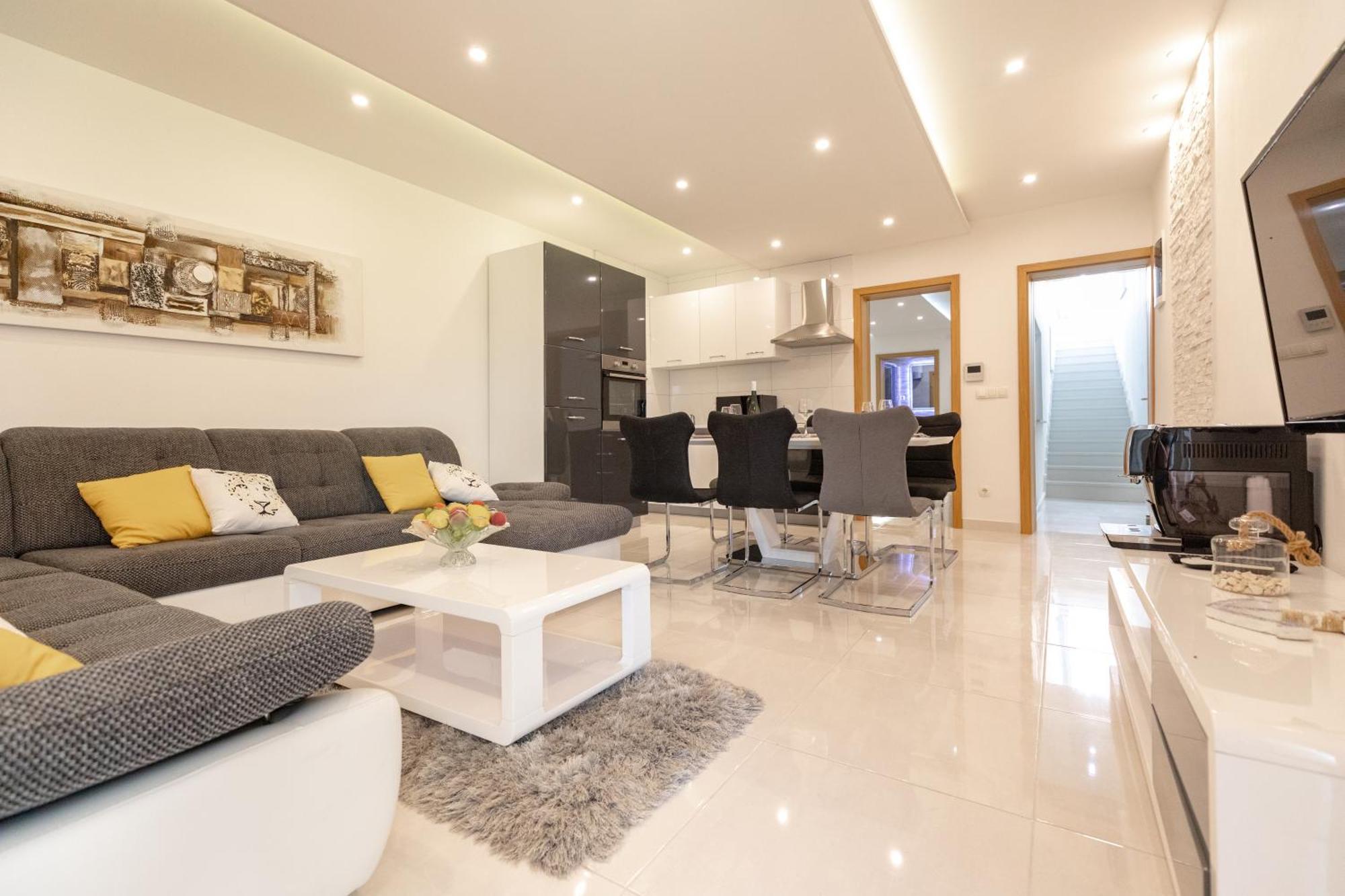 Luxury Apartment Aria Трогир Екстериор снимка