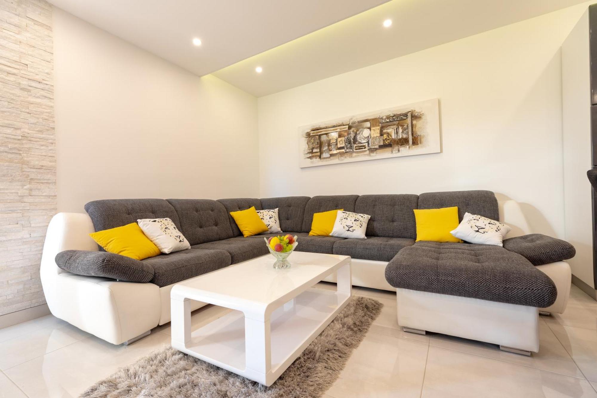 Luxury Apartment Aria Трогир Екстериор снимка