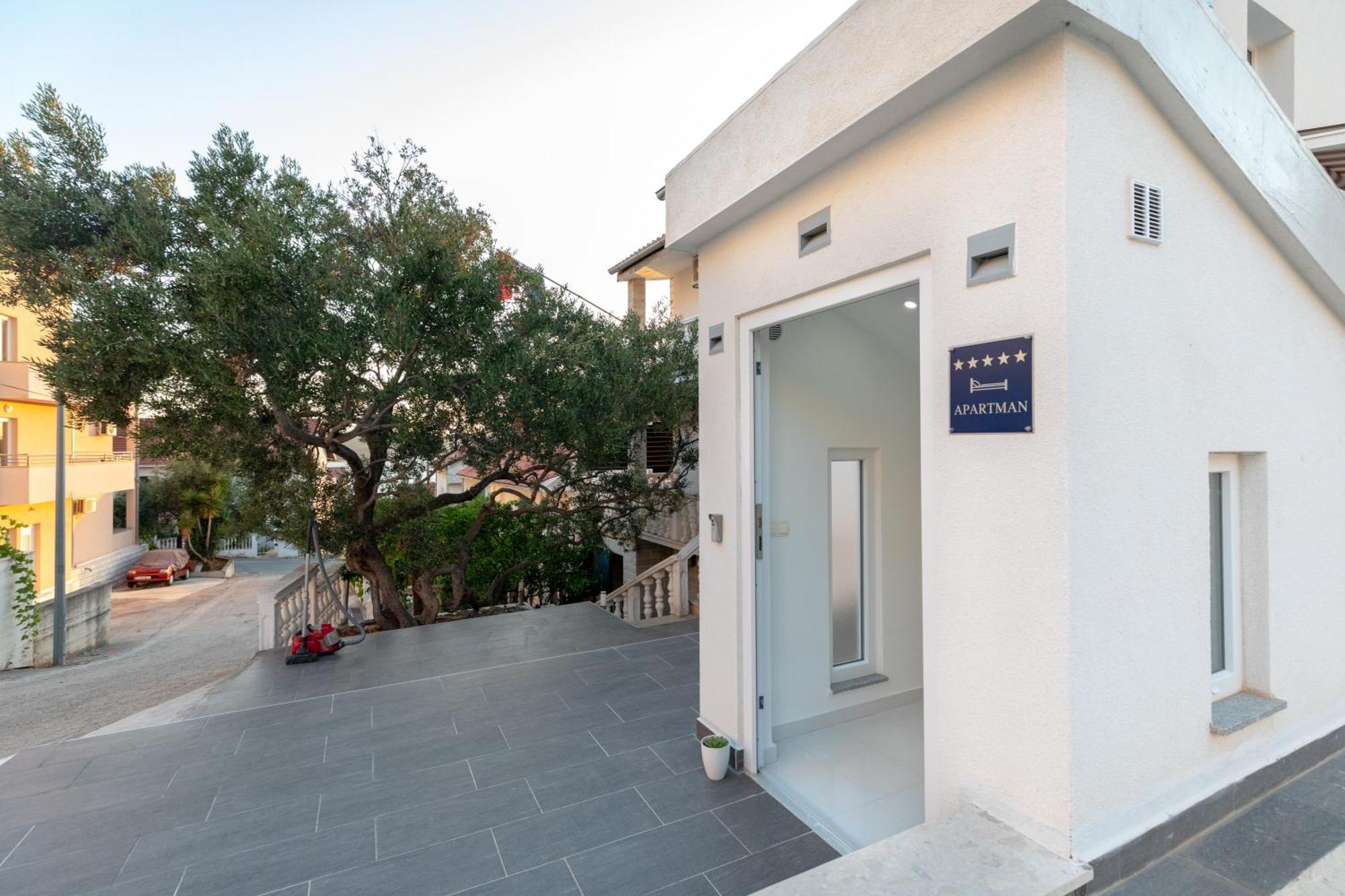 Luxury Apartment Aria Трогир Екстериор снимка