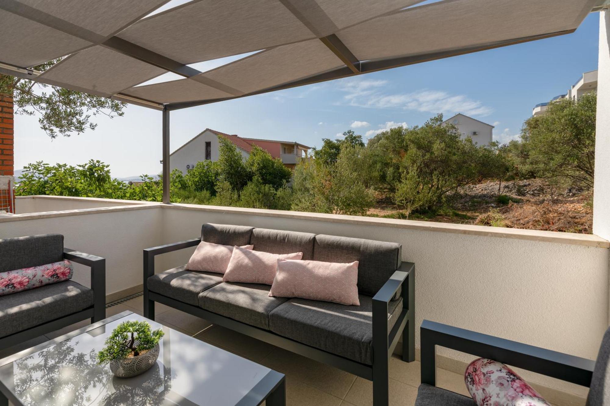 Luxury Apartment Aria Трогир Екстериор снимка